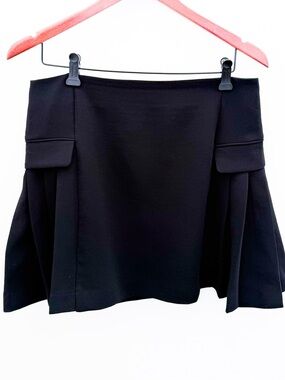 Wilfred Black Pleated Mini Skirt Size 8 Aritzia Flowy Dressy